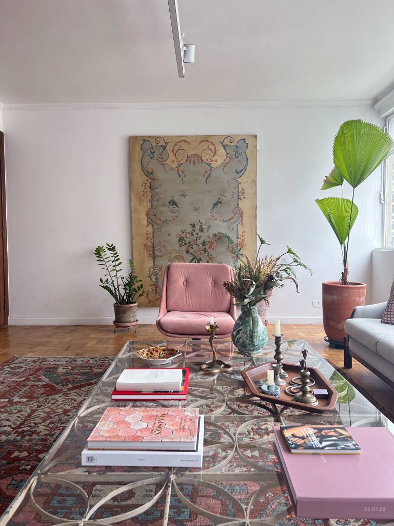 pecas-vintages-garimapadas-ape-de-160m-mana-arquitetura-fotos-Rafaela Paoli-26 Móveis vintage; móveis garipados; móveis de segunda mão; decoração vintage; tapete; tapeçaria