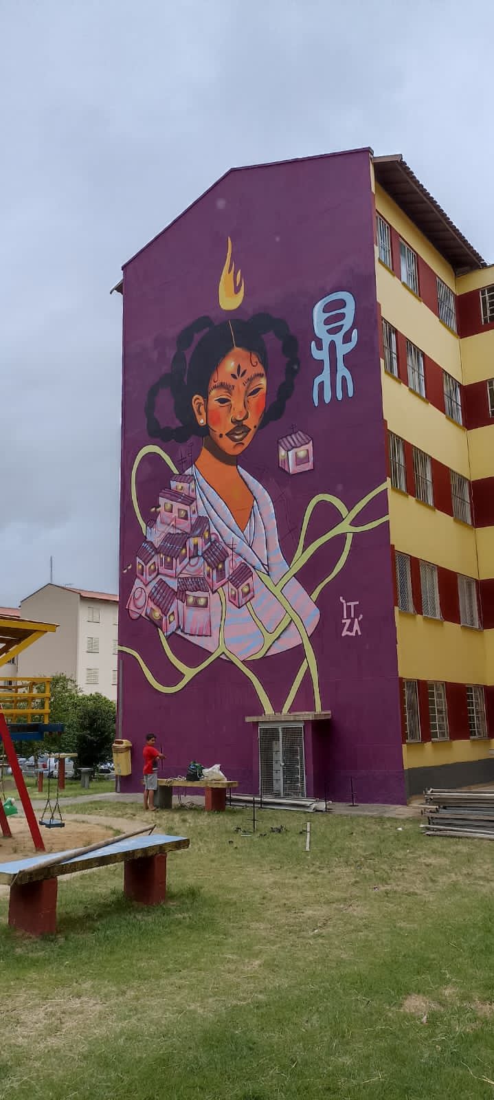 Mural da artista Carolina Novo museu de arte urbana leva cores para o centro e periferia de São Paulo