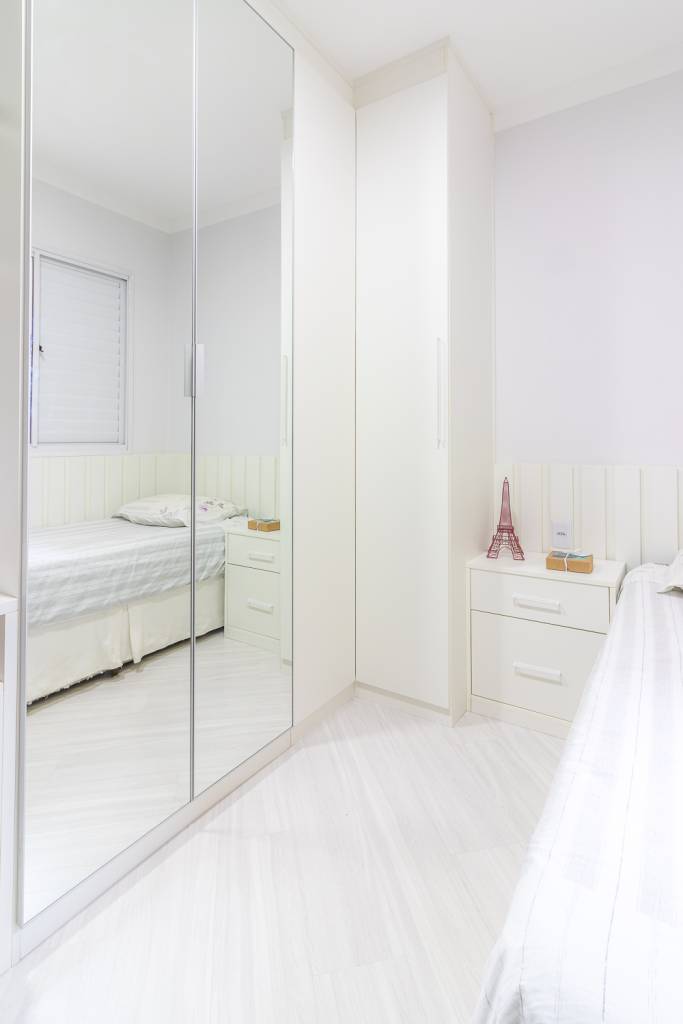 apartamento-de-72-m²-ganha-conforto-e-otimizacao-com-poucas-intervencoes-quarto Apartamento 72 m² Luciana Patriarcha quarto casal