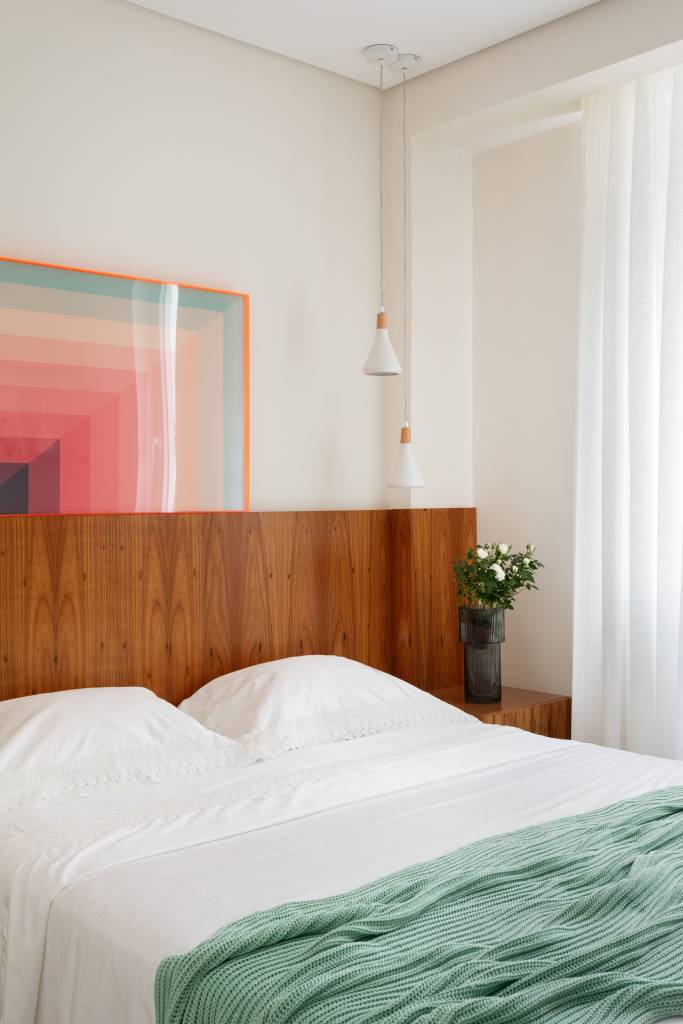 reforma-ape-112m-cria-suite-38m-mbv-arquitetura-fotos-juliano-colodeti-20-quarto Quarto; cama de casal; quadro; cabeceira de madeira