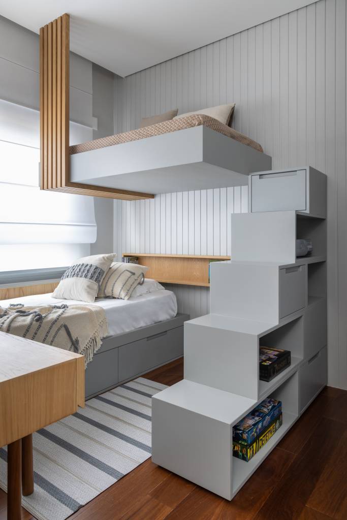 ape-275-m2-decor-rustico-toques-cinza-si-saccab-evelyn-muller-quarto-crianca(26) Apê 275 m2 décor rústico toques cinza SImone Si Saccab decoracao quarto adolescente cama tapete