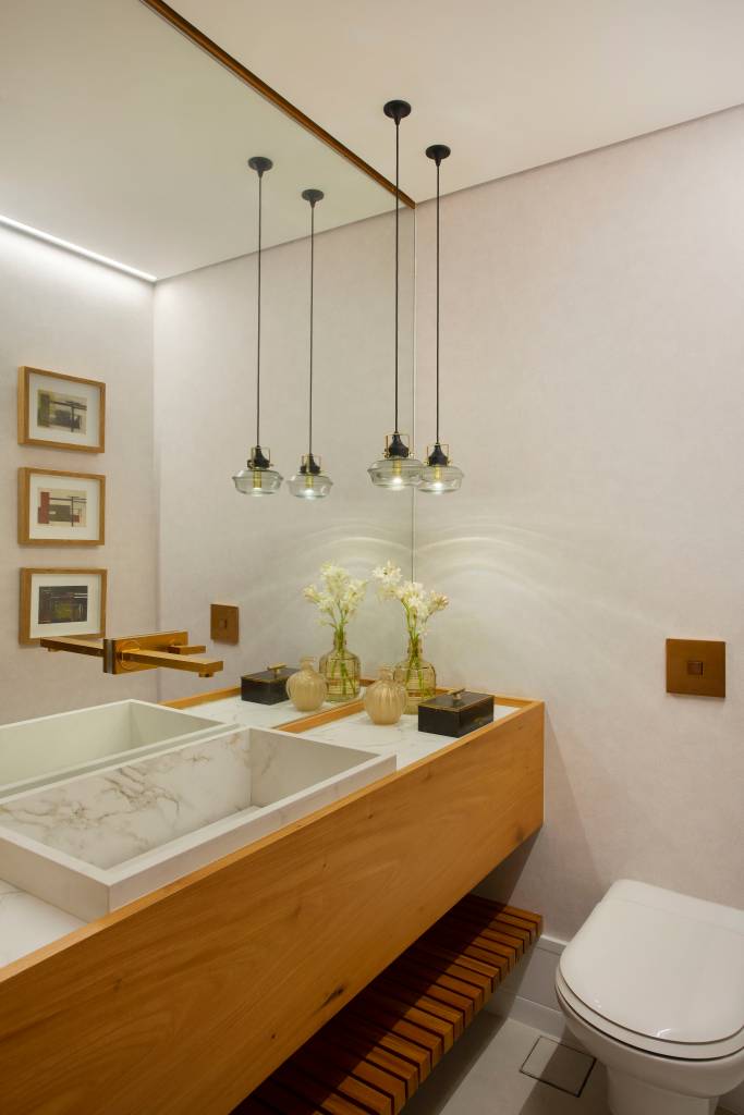 ape-210m-varanda-20m-area-de-lazer-bancada-gourmet-studio-021-arquitetura-21-banheiro Banheiro com cuba esculpida, espelho.