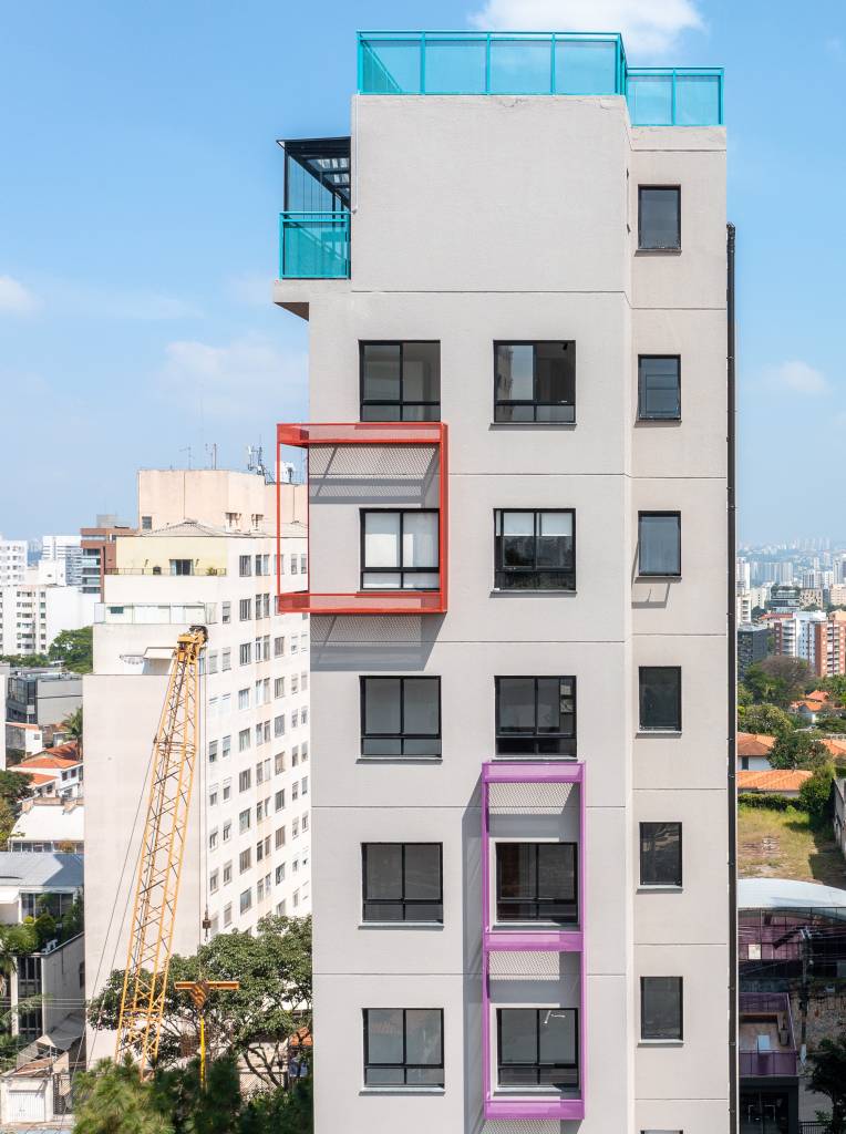 edificio-uso-misto-elementos-metalicos-coloridos-cobogos-fachada-ilha-arquitetura-credito-manuel-sa (14) Prédio uso misto elementos metálicos coloridos cobogós fachada Ilha Arquitetura urbanismo são paulo arquitetura