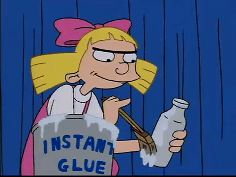 coisas-arrumar-com-cola-instantanea-giphy Gif de menina passando cola instantânea em garrafa.