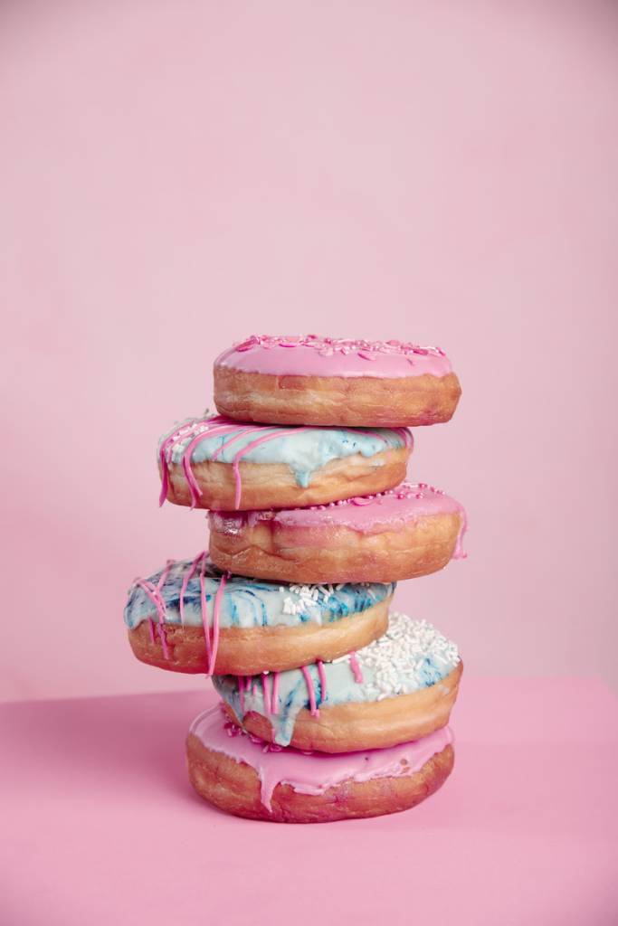 barbiecore-colecoes-e-produtos-da-barbie-02 Donuts coloridos da Good Cop Donuts