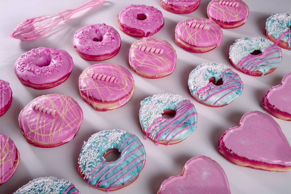 barbiecore-colecoes-e-produtos-da-barbie-03 Donuts coloridos da Good Cop Donuts