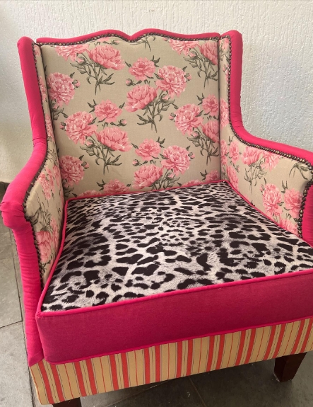 diy-coisas-podem-ser-transformadas-moveis-decoracao-09 Poltrona antiga com estampa no estilo patchwork