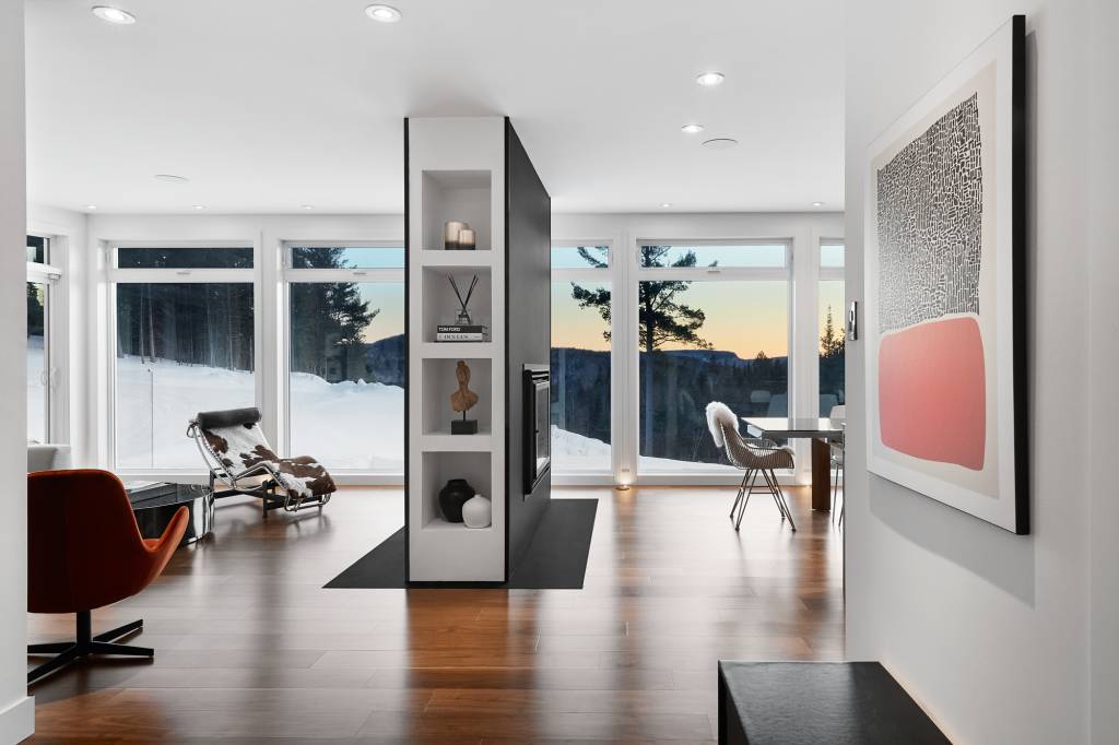 AIRBNB Bauhaus_Cottage nascosto_Saint Jean de Matha_Canada1_Photo credit Annie Fafard Chalé nas florestas do Canadá.