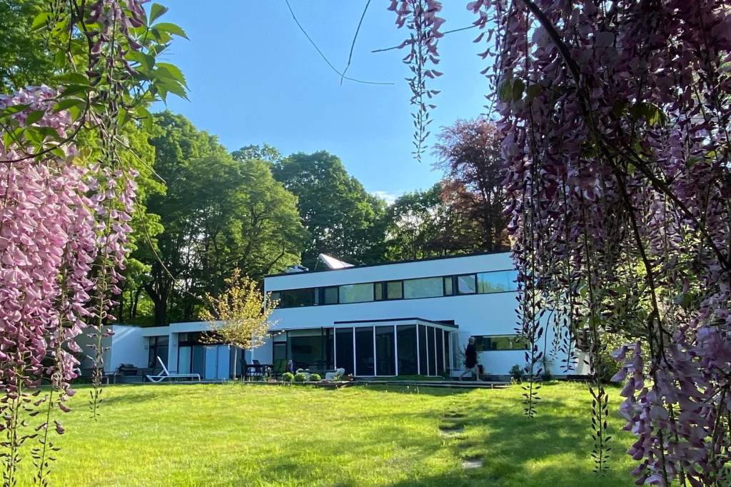 AIRBNB Bauhaus_Villa d’autore_Bedford_Stati Uniti2 Retiro da Bauhaus com piscina perto de Boston.