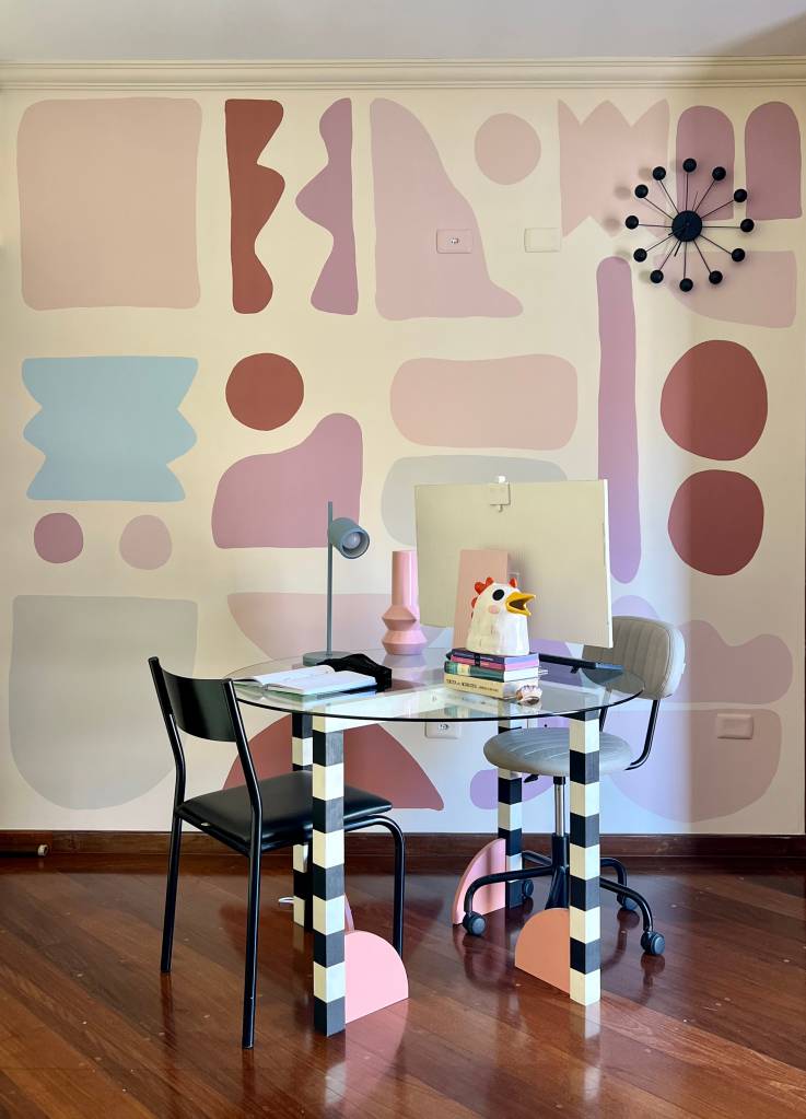 Ori Interiores (1) Duna, Rosa Talco, Marrom Rosado, Pirineus, Tapete de Juta, Meia Luz, Trigo Pintura geométrica: dicas e inspirações para criar paredes divertidas