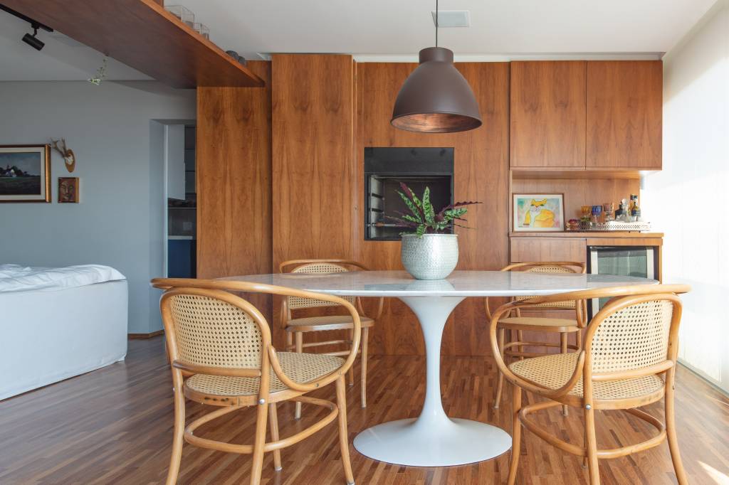 Escolha e combine mesas e cadeiras de jantar de forma funcional e elegante