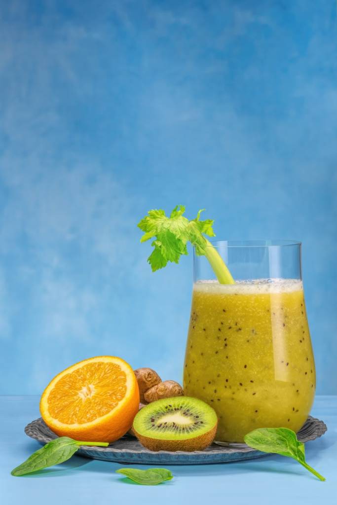 Suco de laranja, kiwi e espinafre