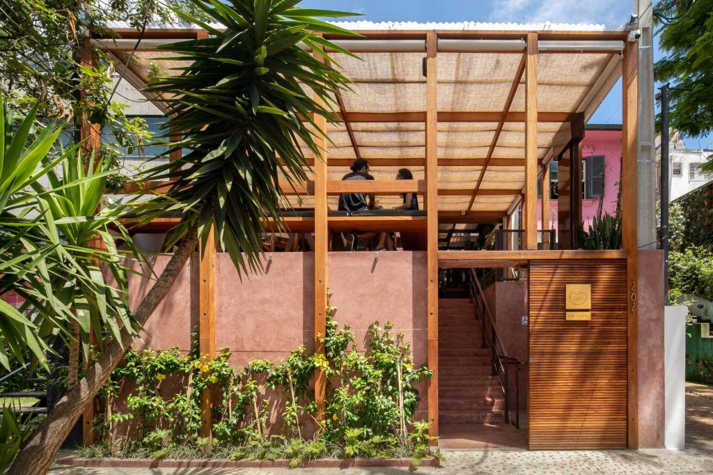 cerrado-brasileiro-acessibilidade-projeto-restaurante-vaga-arquitetura-credito-pedro-napolitano-prata (1) Cerrado brasileiro e acessibilidade marcam projeto deste restaurante. Projeto de Vaga Arquitetura.