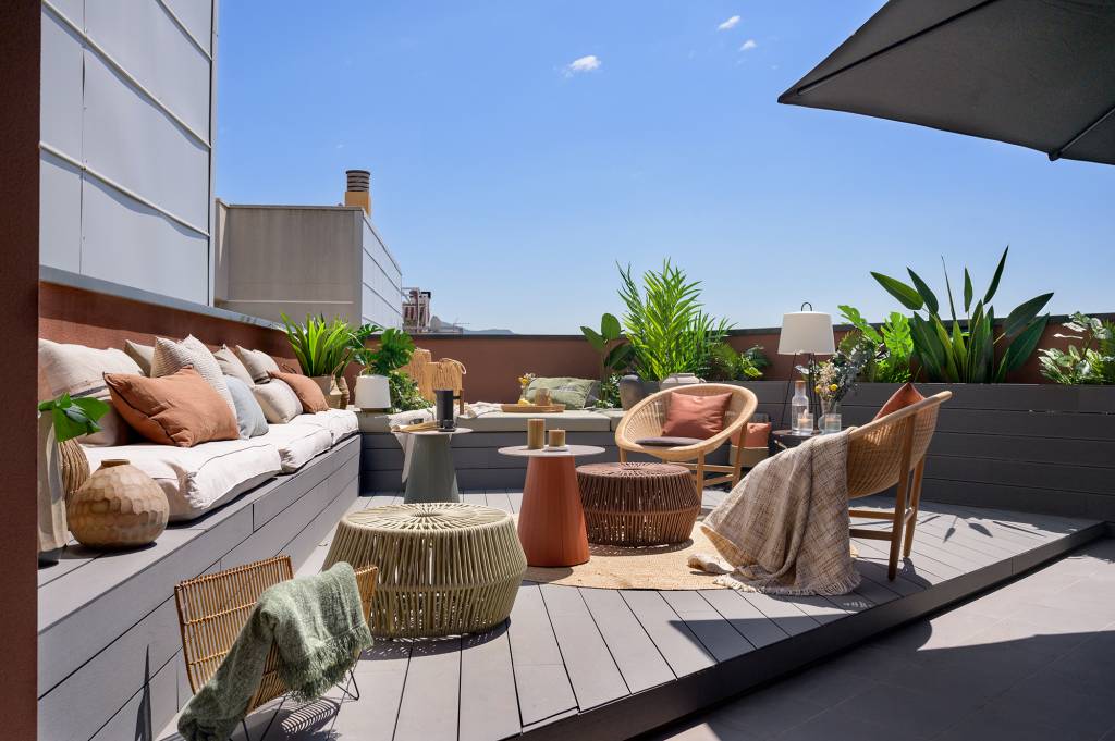 Terraço de dúplex de 192 m² em Barcelona é uma verdadeira sala nas alturas