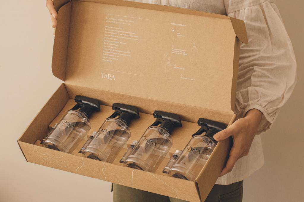 15 os limpadores são feitos com ingredientes biodegradáveis, a base de plantas, óleos essenciais e livres de parabenos, petrolatos e sulfatos. e concentrados em dose única (15 ml) para serem diluídos na sua casa em 500ml de água.