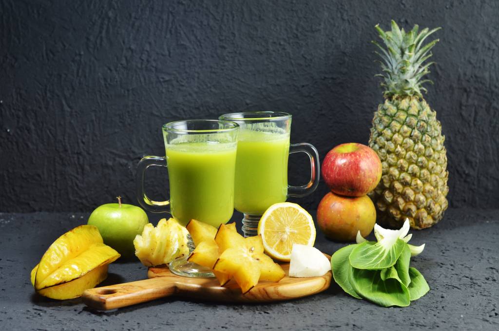 Receita: aprenda a fazer suco verde com água de coco