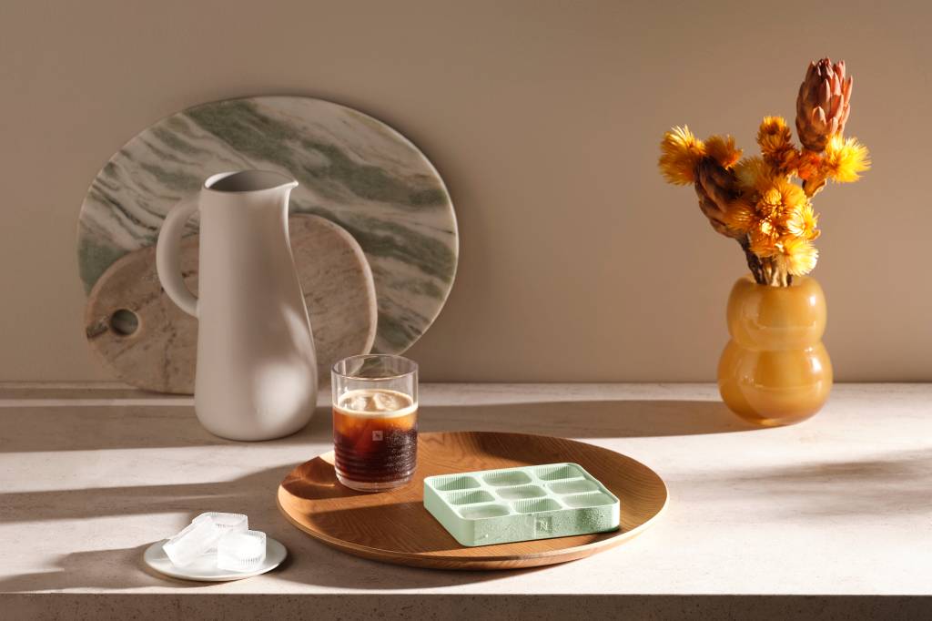 WW_ALL_OL-VL_Summer Access 22_Ice Cube Tray_Ice coffee_H_22-24 Cafés gelados da Nespresso