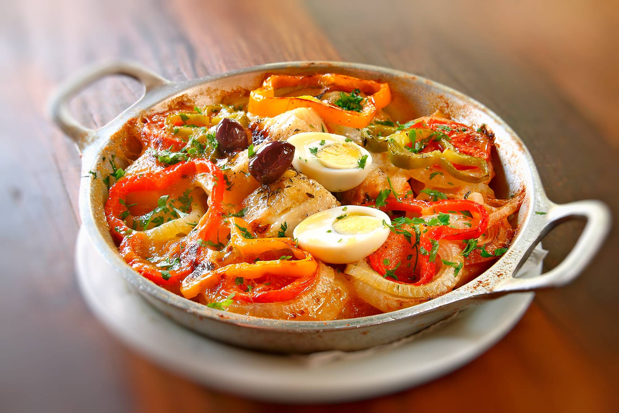 Páscoa: 7 benefícios que o bacalhau traz à saúde e uma receita