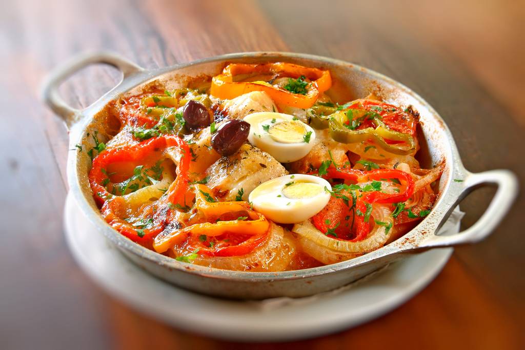 Páscoa: 7 benefícios que o bacalhau traz à saúde e uma receita