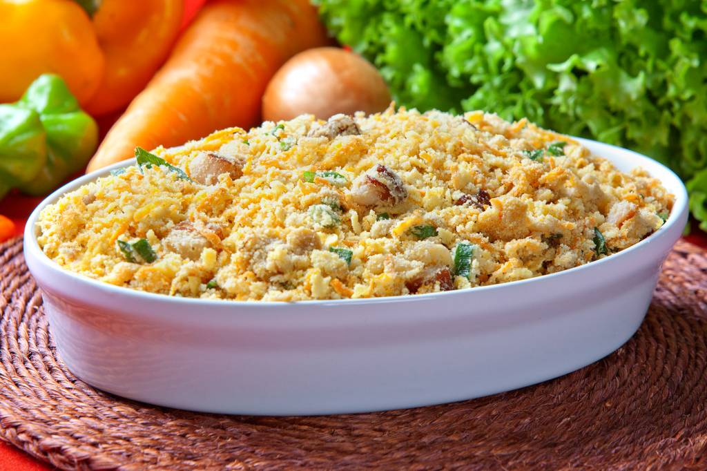 farofa-bacalhau Bacalhau: conheça os benefícios do peixe para a saúde e aprenda 4 receitas