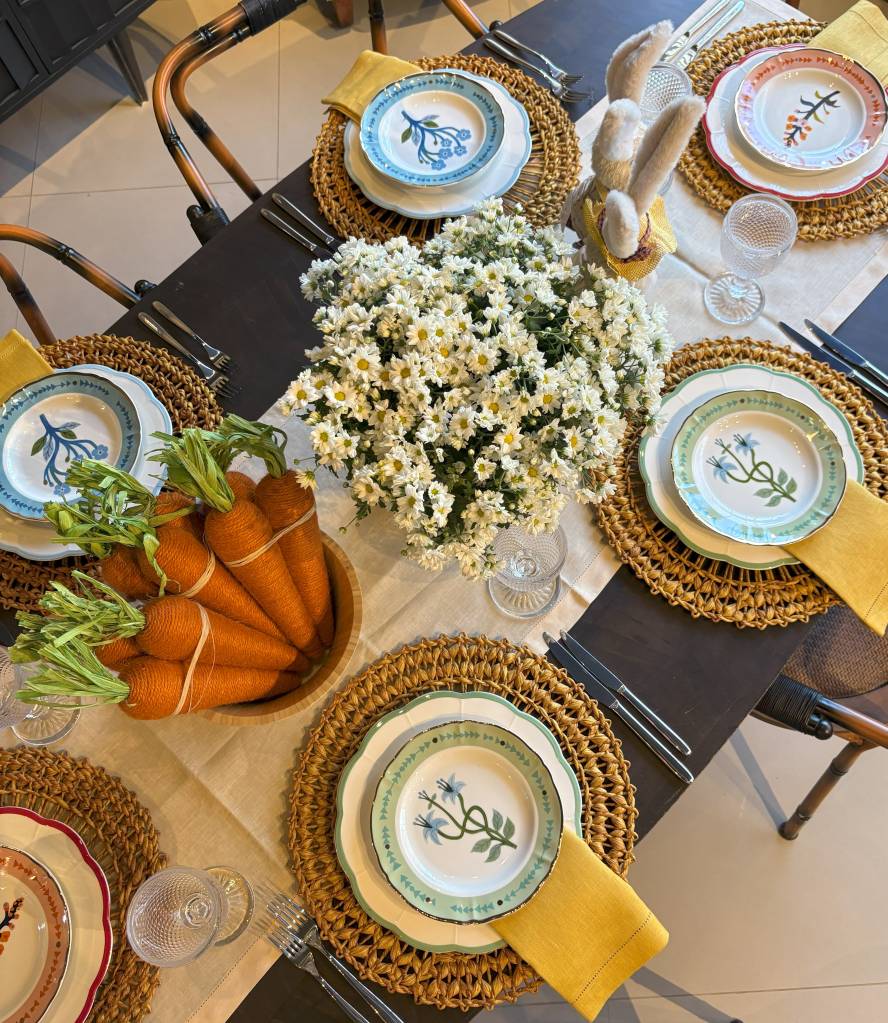 mesa-posta-pascoa-6f-decoracoes-abup-01 De coelhinhos à pássaros: veja inspirações lindas de mesa posta de Páscoa!