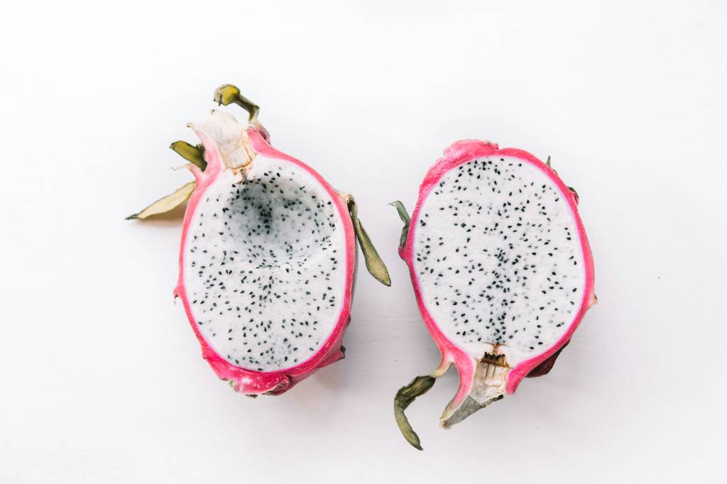 beneficios-frutas-exoticas-maddi-bazzocco-0-unsplash Conheça os benefícios para saúde destas 4 frutas exóticas Na foto, pitaya.