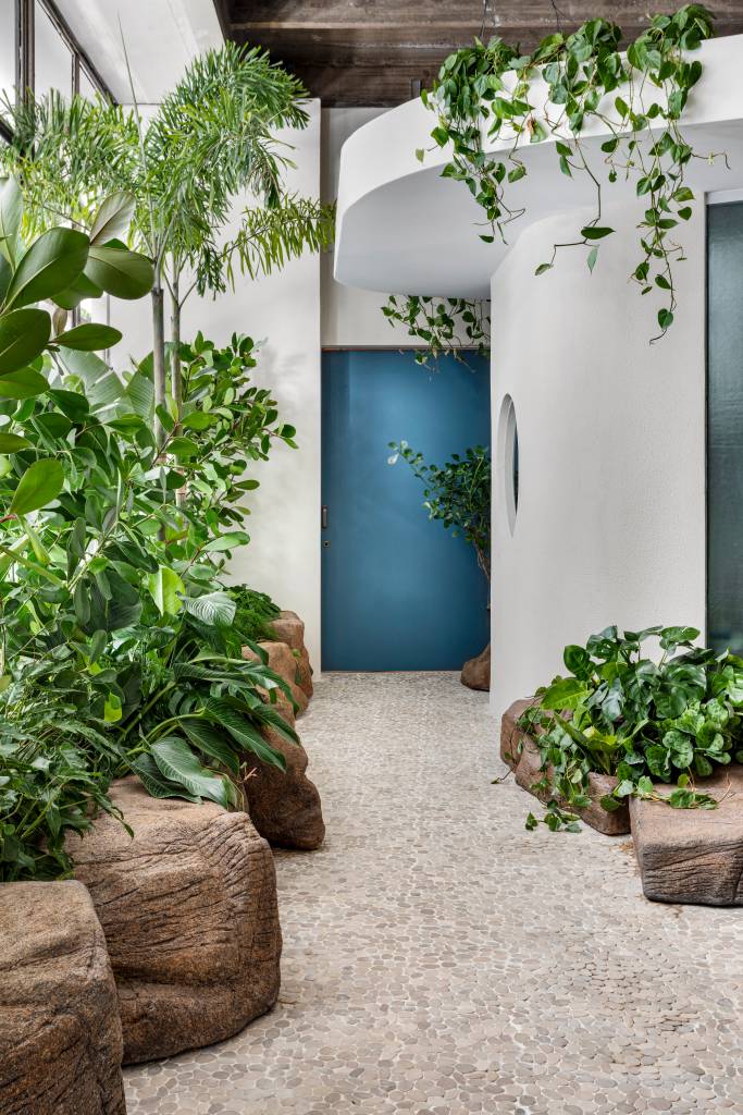 jardim-felicidade-que-vem-do-contato-com-a-natureza-casacor-sp-elaine-kalil-01 Jardim propõe viver a felicidade que vem do contato com a natureza