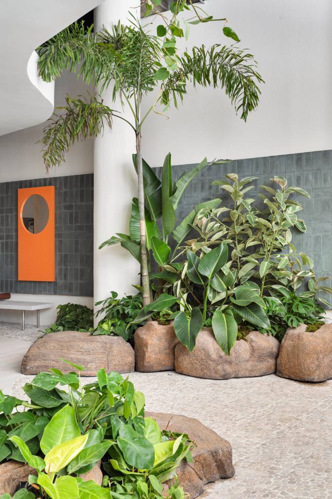 jardim-felicidade-que-vem-do-contato-com-a-natureza-casacor-sp-elaine-kalil-02 Jardim propõe viver a felicidade que vem do contato com a natureza
