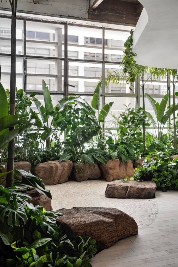 jardim-felicidade-que-vem-do-contato-com-a-natureza-casacor-sp-elaine-kalil-04 Jardim propõe viver a felicidade que vem do contato com a natureza