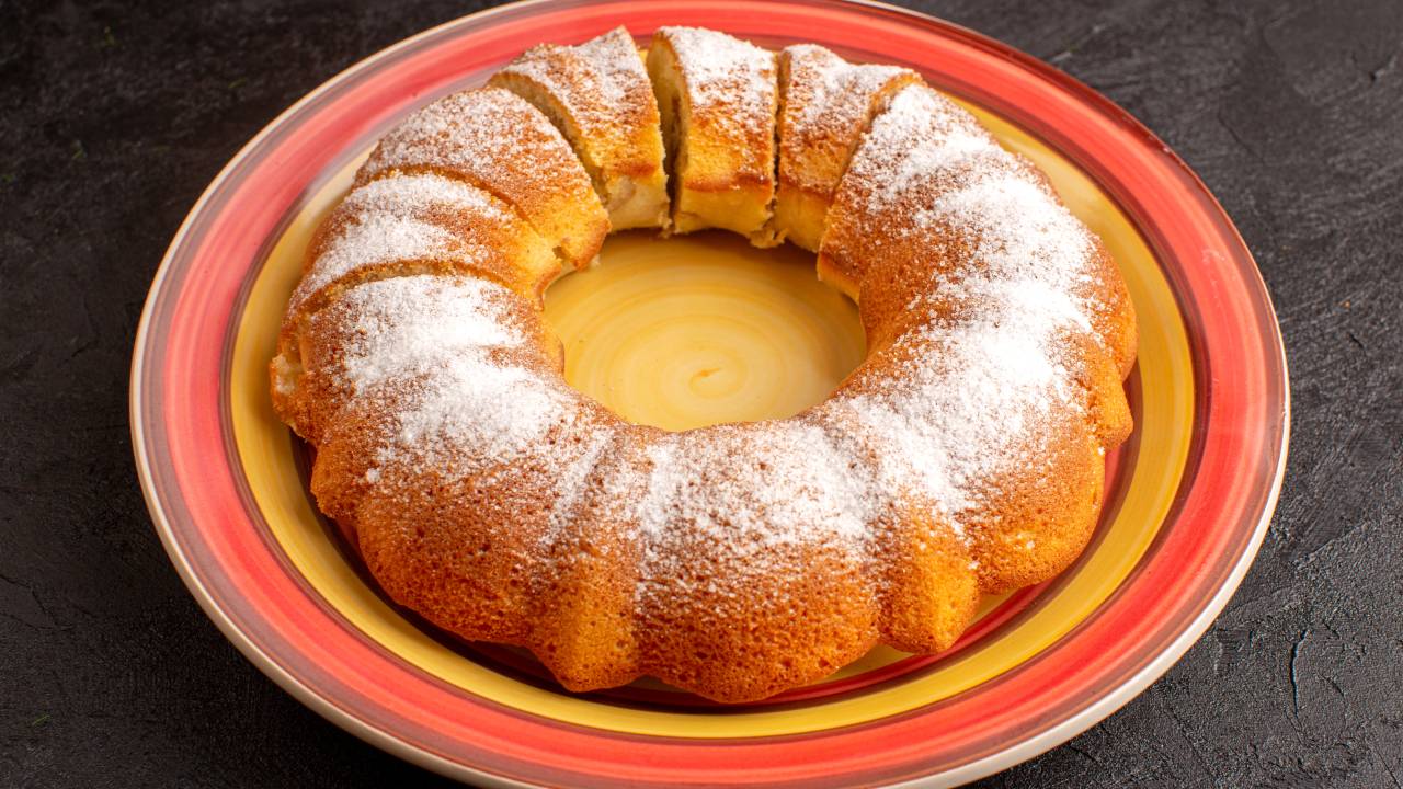 Festa junina: duas receitas para fazer com milho. Na foto, bolo de milho.