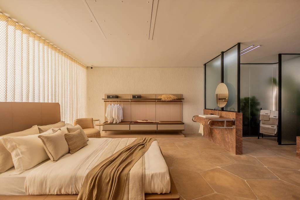 estudio-88-m-recursos-acessibilidade-de-forma-elegante-advp-arquitetura-casacor-16 Estúdio de 88 m² traz recursos de acessibilidade de forma elegante e estética. Projeto de ADVP para a CASACOR São Paulo 2024. Na foto, quarto, closet aerto.