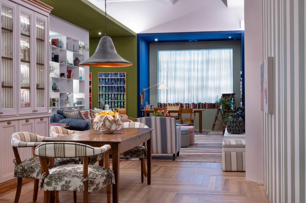 tendencia-de-cor-veja-quais-foram-os-tons-favoritos-na-casacor-casa-coral-paola-ribeira Tendência de cor: veja quais foram os tons favoritos na CASACOR. Na foto, Casa Coral - Lugar de Afeto, por Paola Ribeiro.