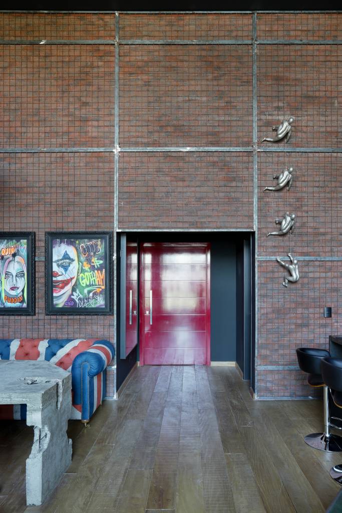 tijolinhos-serralheria-toque-pop-industrial-ape-163-m-studio-ela-07 Tijolinhos e serralheria dão toque pop e industrial à apê de 163 m². Projeto de Studio Elã. Na foto, sala de estar.