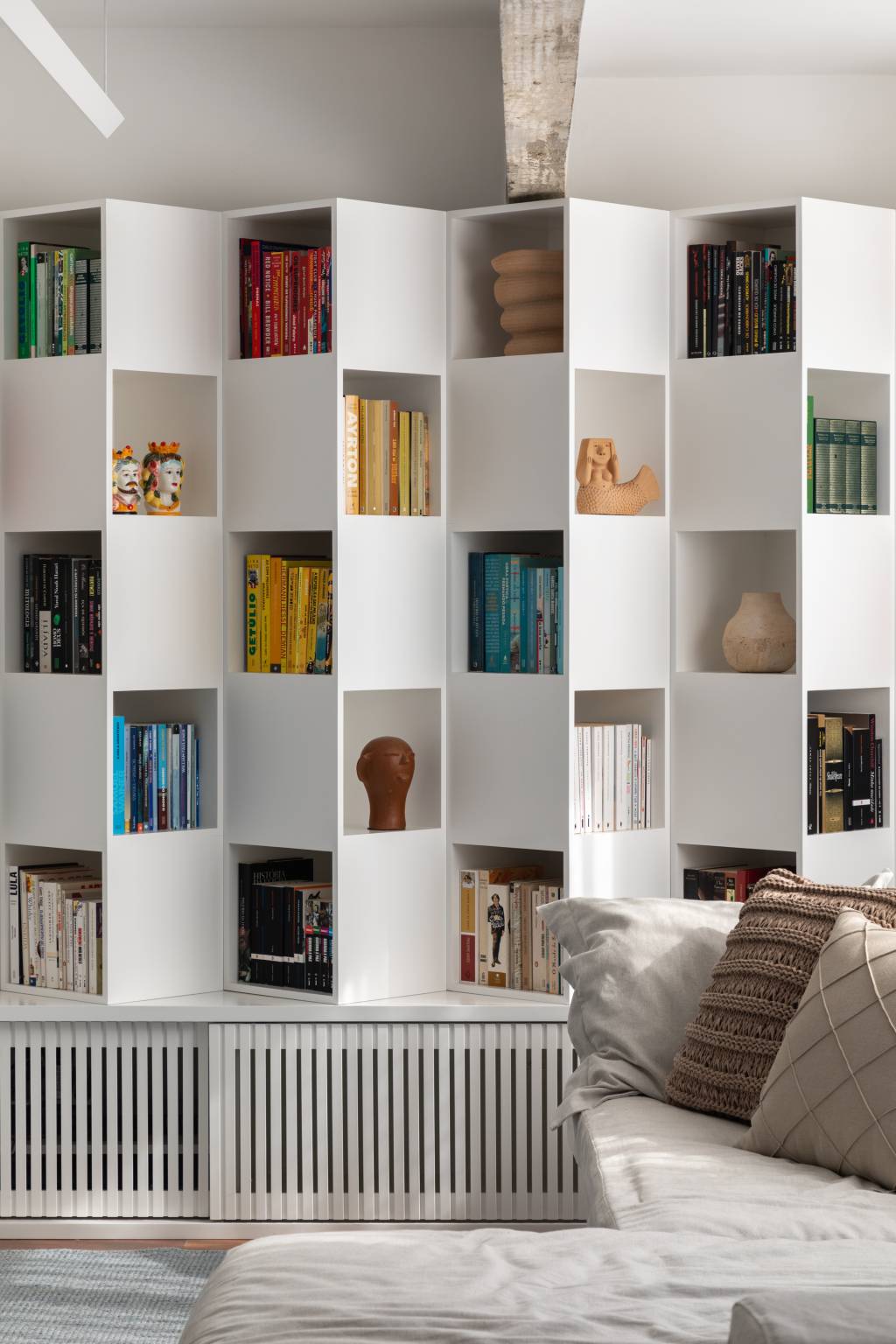 9 tipos de estantes de livros nada convencionais