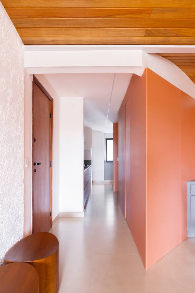 apartamento-acessivel-3a-idade-tem-arcos-no-teto-hersen-mendes-arquitetura-14 Apartamento acessível para a 3ª idade tem belos arcos no teto da sala. Projeto de Hensen Mendes Arquitetura.