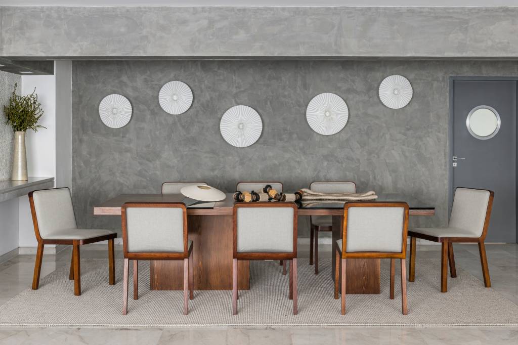 Apê de 320 m² ganha reforma que mescla referências ocidentais e orientais