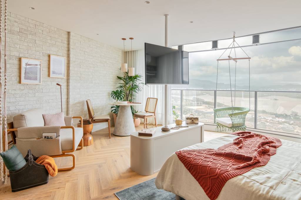 estilo-boho-eveza-fluidez-estudio-34-m_-09_Manto-Arquitetura Estilo boho traz leveza e fluidez a estúdio de 34 m². Mantô Arquitetura. Quarto e estar.