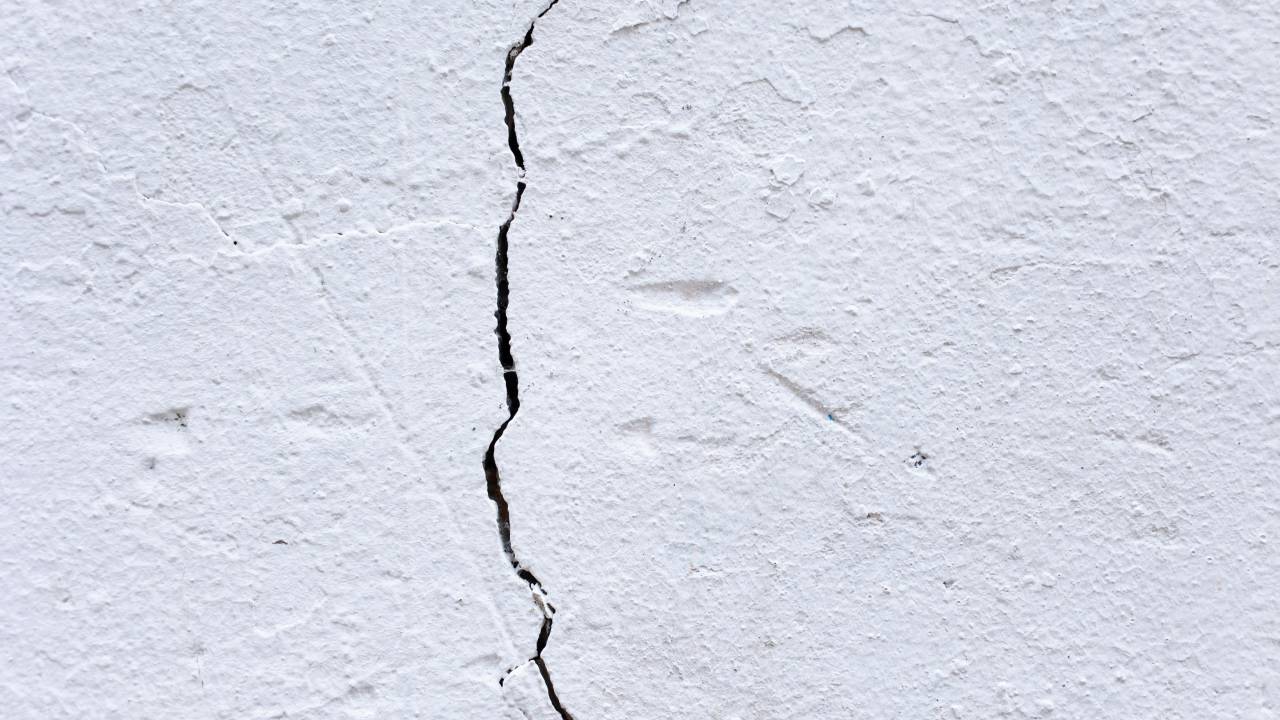 Fissuras em casa: principais causas e o que representam na construção