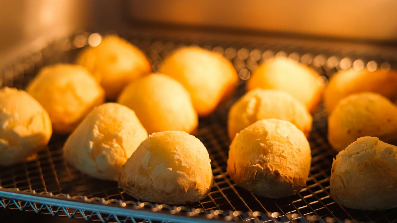 Pão de queijo: conheça 5 versões leves e criativas