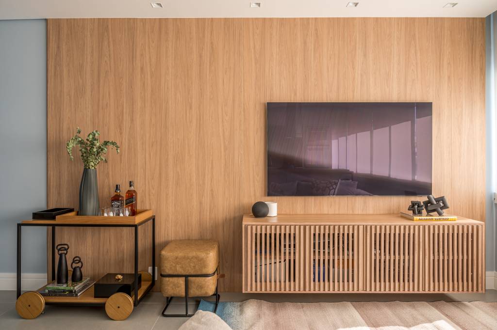 Ideias para painéis de TV: projetos bonitos e criativos de salas de estar