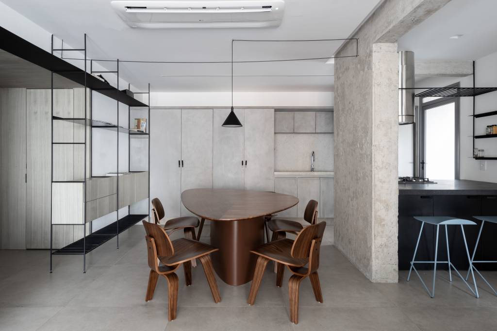 Minimalismo e cinza: apartamento de 100 m² ganha atmosfera urbana. Projeto de Natalia Minas, do Nati Minas & Studio, e Gabriela Mestriner, do Flipê Arquitetura.
