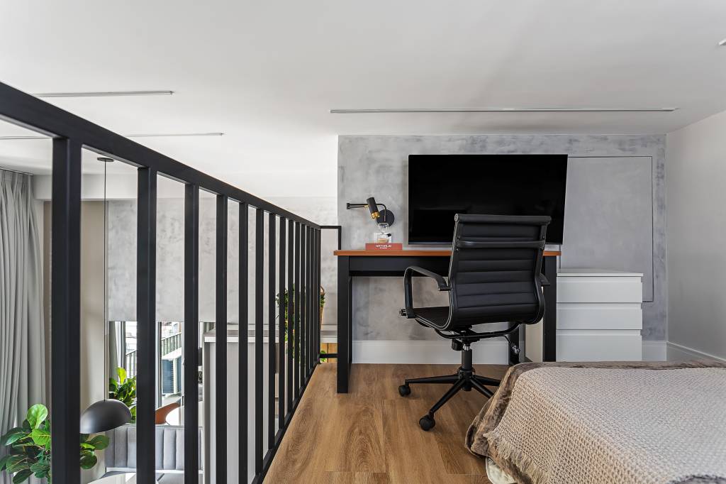 neste-apartamento-de-31-m-quarto-e-home-office-ficam-em-mezanino-rmv-interiores-24 Neste apartamento de 31 m², quarto e home office ficam em mezanino. Projeto de RMV Interiores.