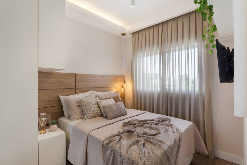 varanda-de-apartamento-tem-serralheria-preta-nichos-rede-amarela-rmv-interiores-20-quarto-cortina Varanda de apartamento tem serralheria preta com nichos e rede amarela. Projeto de RMV Interiores.