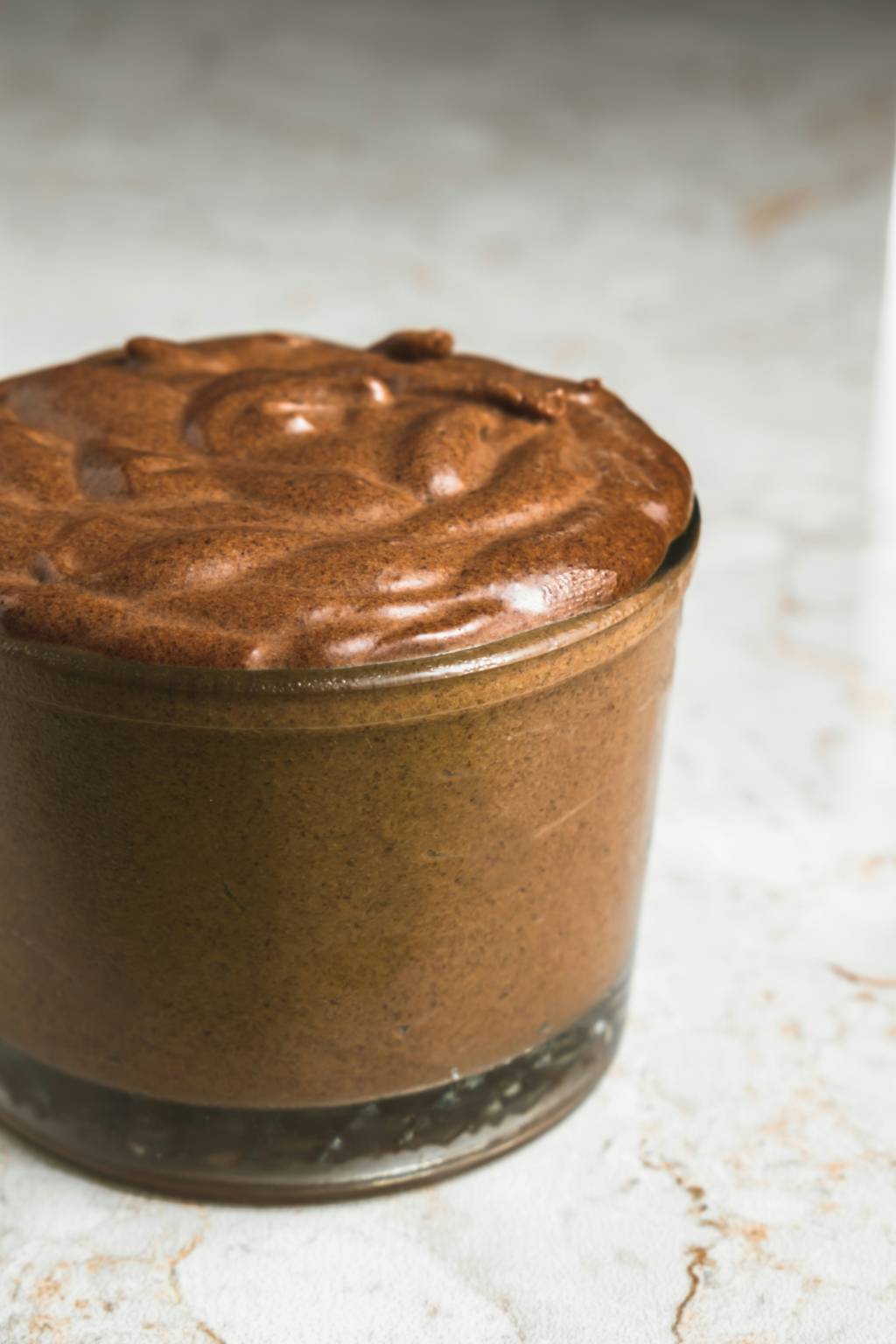 Esqueça o ovo de Páscoa: prepare esse mousse de chocolate irresistível