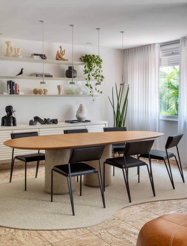 Apartamento contemporâneo ganha reforma sem quebra-quebra, em apenas 2 meses. Projeto de MRG Arquitetura.