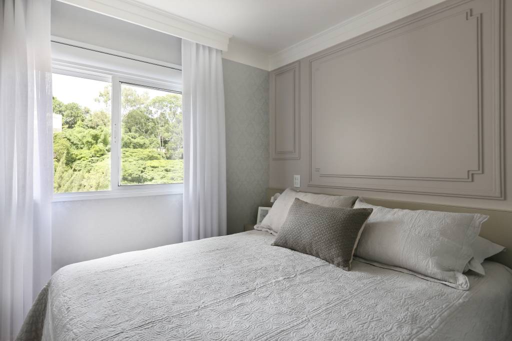 ape-contemporaneo-de-90-m-tem-balanco-de-acrilico-na-sala-jardim-vertical-e-boiseries-rmv-interiores-24 Apê contemporâneo de 90 m² tem balanço de acrílico na sala, jardim vertical e boiseries. Projeto de RMV Interiores.