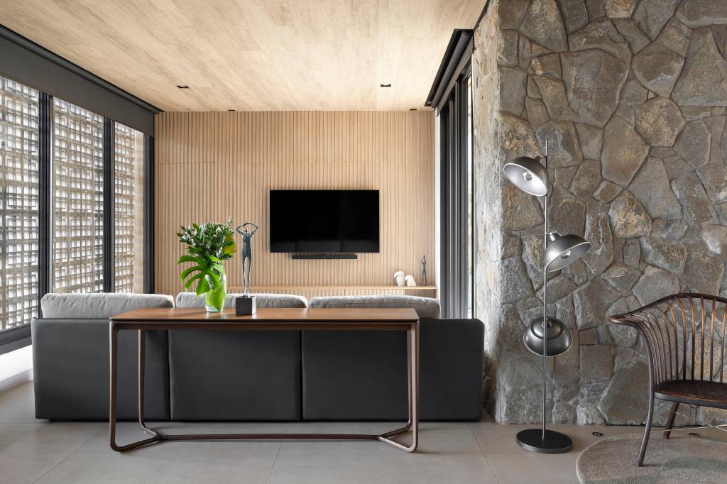 dois-blocos-sobrepostos-perpendiculares-formam-fachada-de-casa-elegante-wa-arquitetura-15 Dois blocos sobrepostos perpendiculares formam fachada de casa elegante. Projeto de WA Arquitetura.