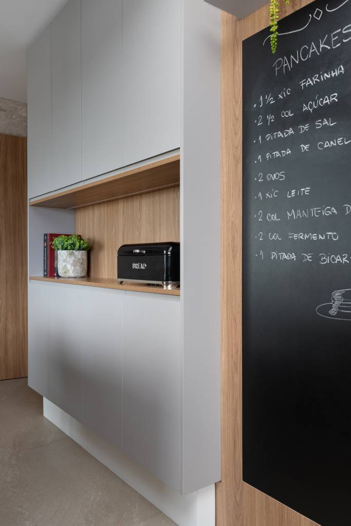 neste-ape-sala-de-tv-com-sofa-cama-eletrico-e-brinquedoteca-cadda-arquitetura-23 Neste apê, sala de TV com sofá cama elétrico é brinquedoteca. Projeto de CADDA Arquitetura.