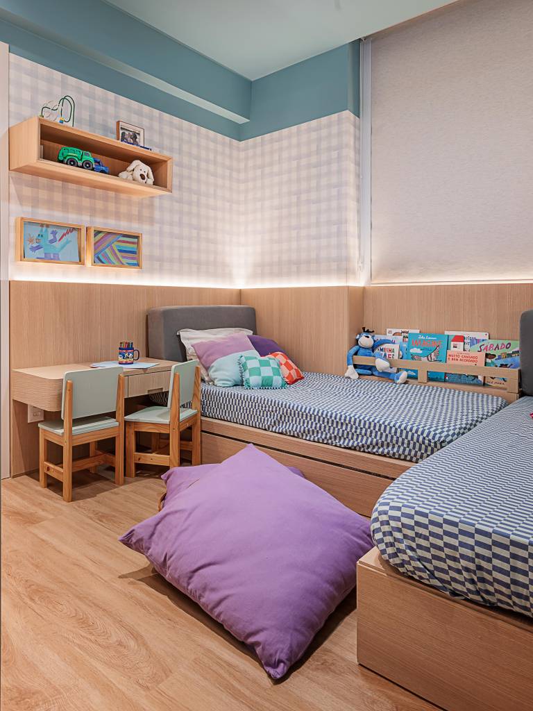 piso-em-porcelanato-bege-cria-atmosfera-leve-e-despojada-neste-apartamento-juliana-zappa-18-quarto-infantil Piso em porcelanato bege cria atmosfera leve e despojada neste apartamento. Projeto de Juliana Zappa.