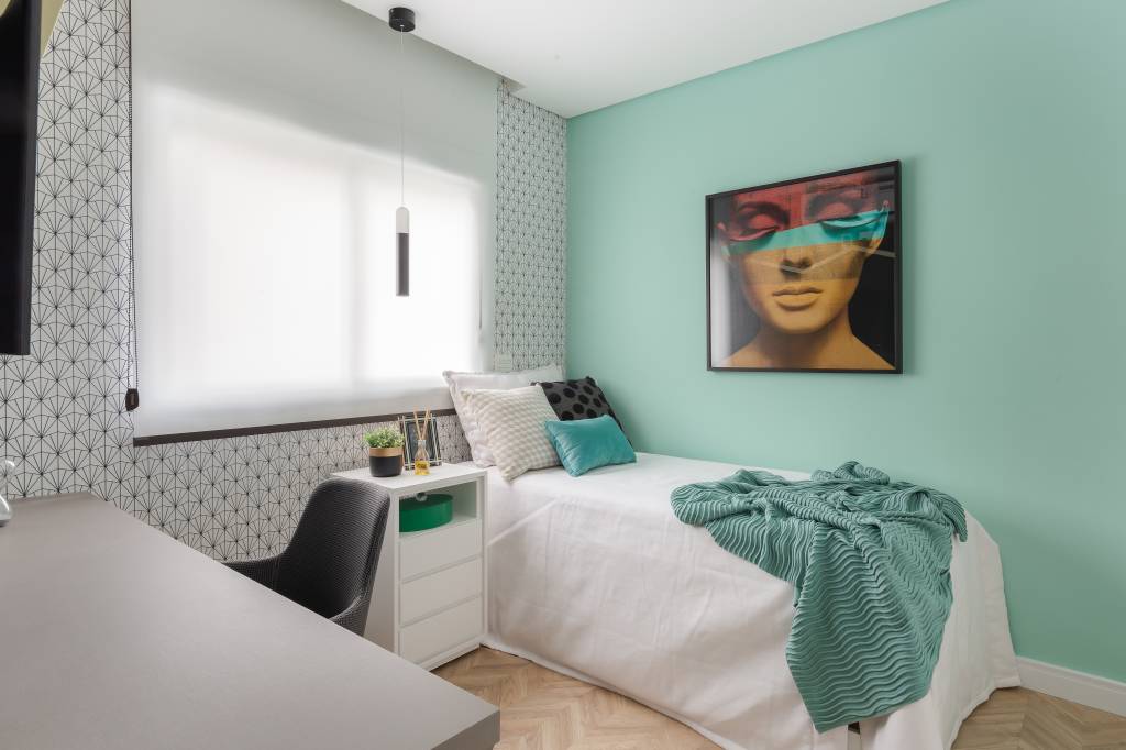 varanda-de-ape-de-242-m-no-tatuape-tem-moveis-de-madeira-de-demolicao-e-area-gourmet-rmv-interiores-06 Varanda de apê de 242 m² no Tatuapé tem móveis de madeira de demolição e área gourmet. Projeto de RMV Interiores.